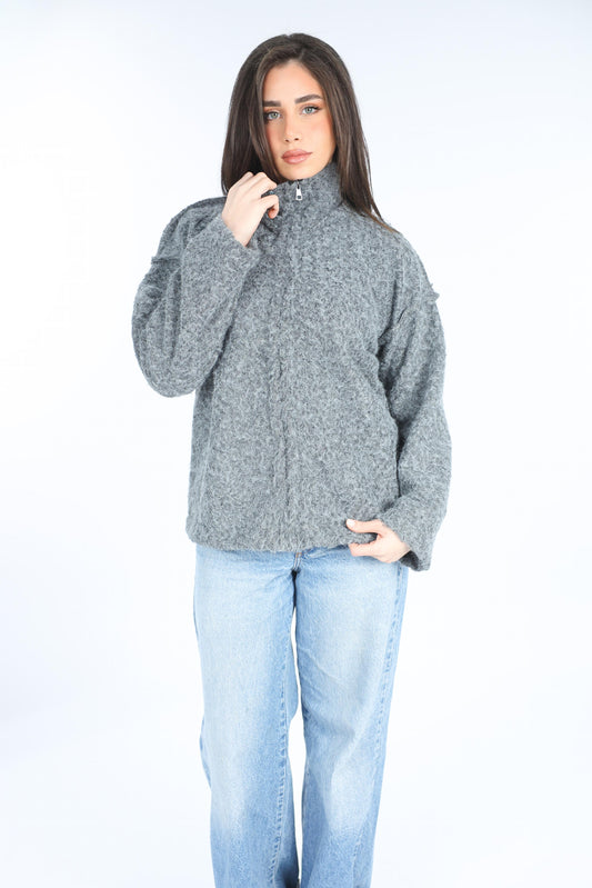 Unbuttoned grey jacket